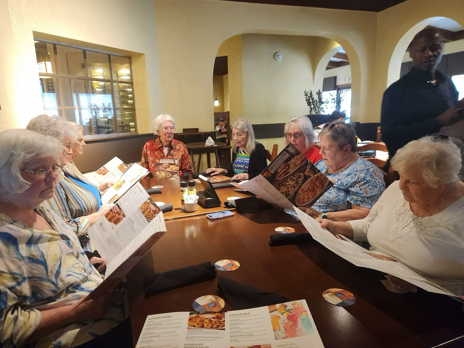 Charter Senior Living of Gallatin, Tennessee, outing to a restaurant and a change of scenery