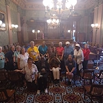 American House Farmington Hills, senior living community offering independent living, assisted living, memory care, and respite care in Farmington Hills, MI, residents on an off-site trip