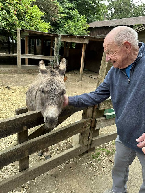 Fieldstone Memory Care of Marysville resident enjoys a trip to visit animals