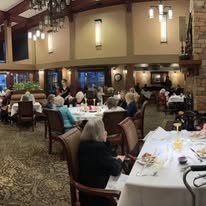 The Stafford Senior Living in Lake Oswego, Oregon residents at dinner