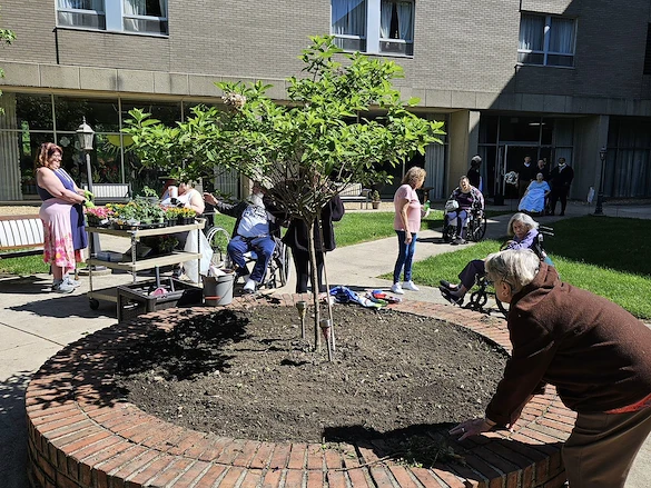 Life at Bradford Place Senior Living-photo-1