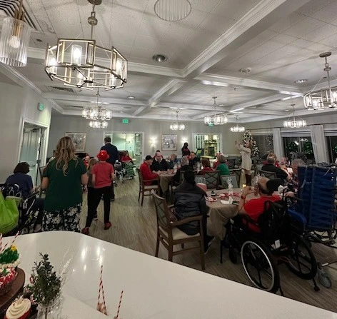 Dublin Glenn Memory Care in Ohio residents enjoy a Christmas celebration