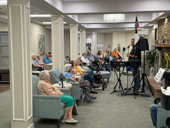 Life at Charter Senior Living of Jefferson City-photo-12