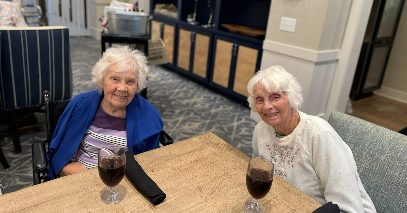 The Barclay at Little River residents enjoying happy hour