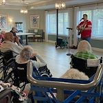 Dublin Glenn Memory Care in Ohio residents enjoy musical entertainment