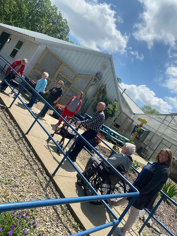 Life at Charter Senior Living of Paris-photo-4