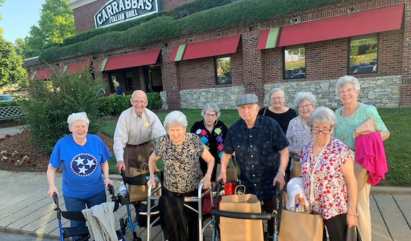 Brookdale Franklin Independent Living in Franklin, TN, residents enjoying an outing to a restaurant
