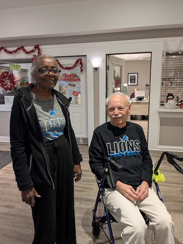 American House Farmington Hills, senior living community offering independent living, assisted living, memory care, and respite care in Farmington Hills, MI, residents smiling together
