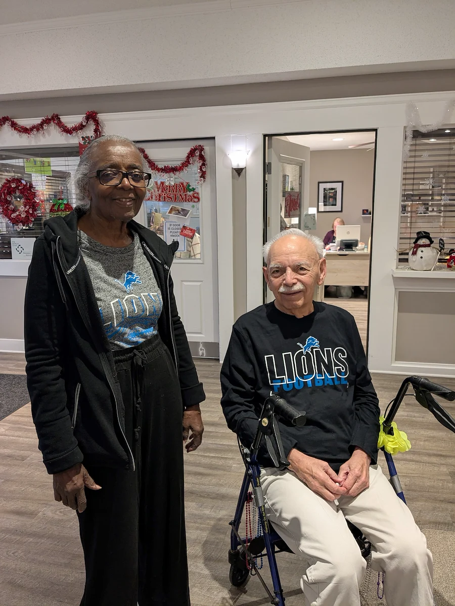 American House Farmington Hills, senior living community offering independent living, assisted living, memory care, and respite care in Farmington Hills, MI, residents smiling together