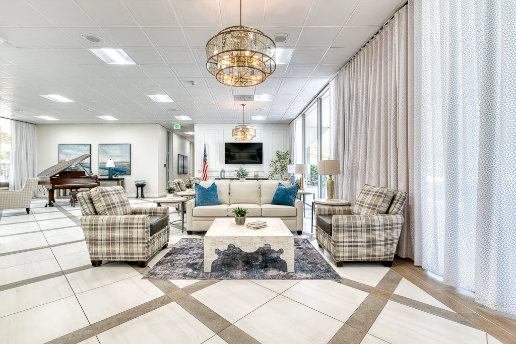 Life at Bay Towers at Bixby Knolls Senior Living-photo-3