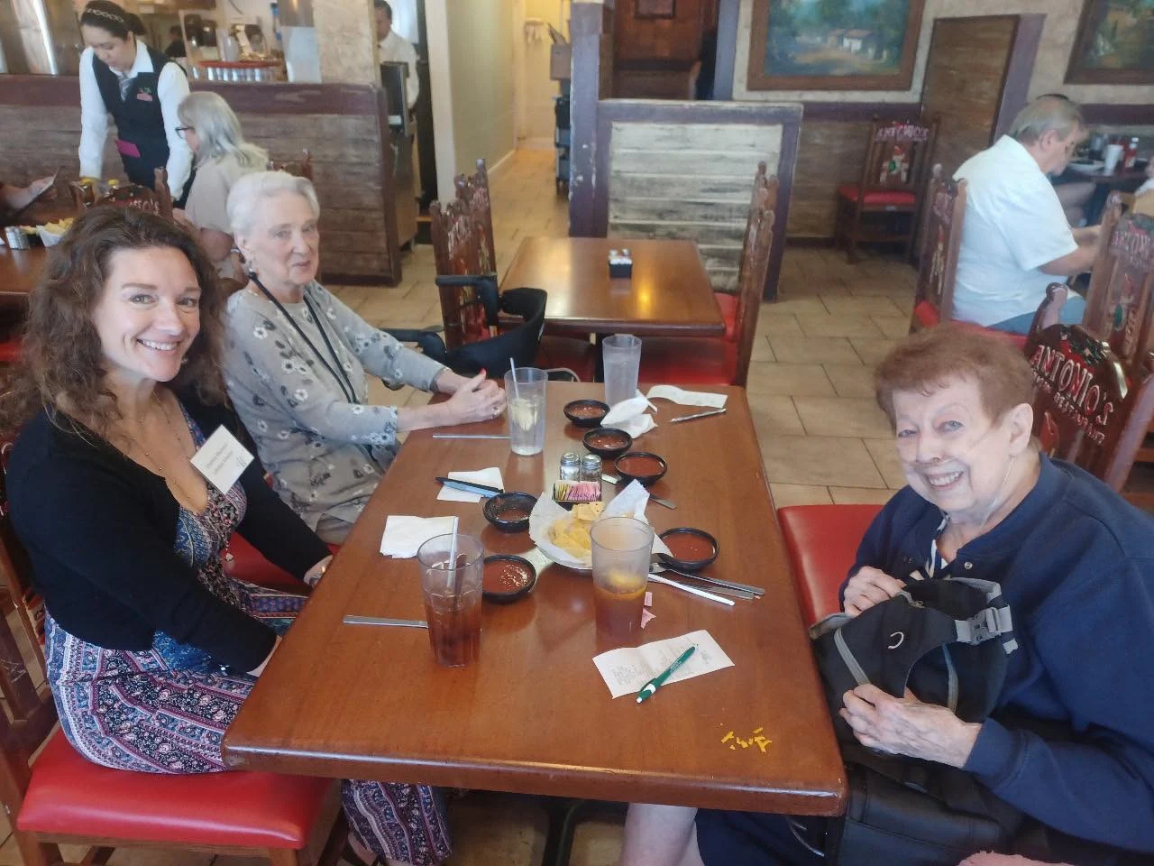 Wilshire Senior Living, independent living, assisted living, and memory care in Burleson, TX, residents out for lunch