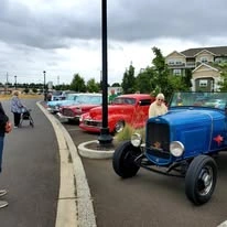 Springwood Landing Gracious Retirement Living Hawthorn Senior independent Living in Vancouver, Washington residents at a classic car show