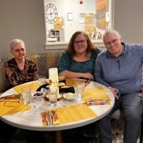 Avamere at Hillsboro Senior Living in Oregon residents eating a meal