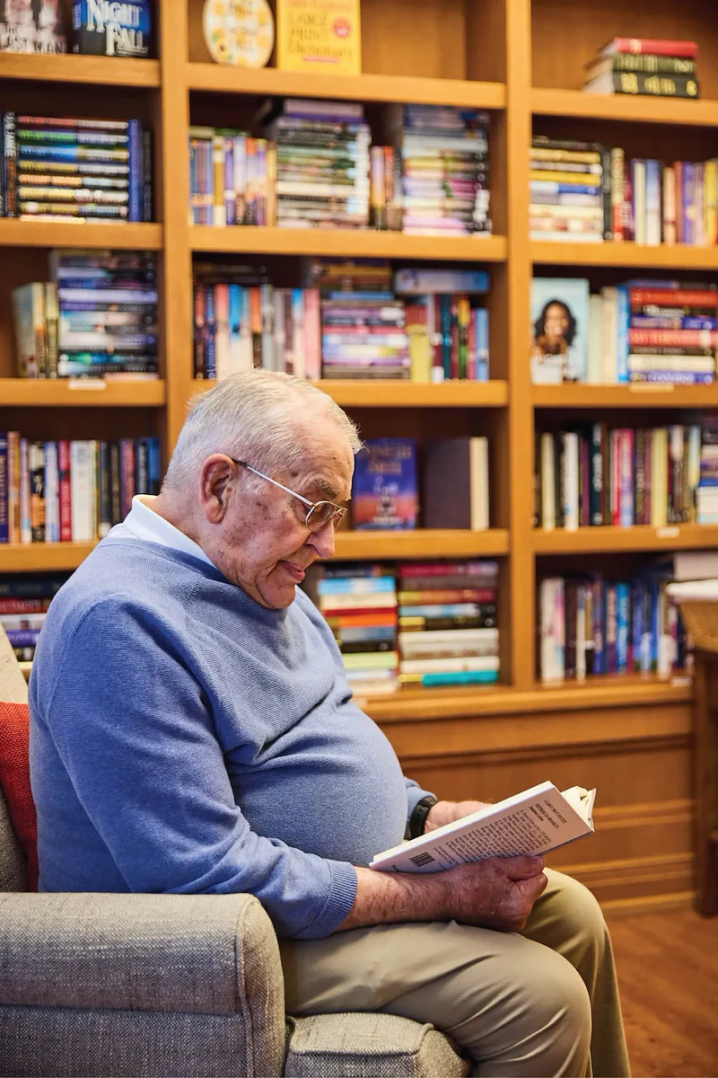 Life at Heritage Pointe Of Huntington Senior Living-photo-3