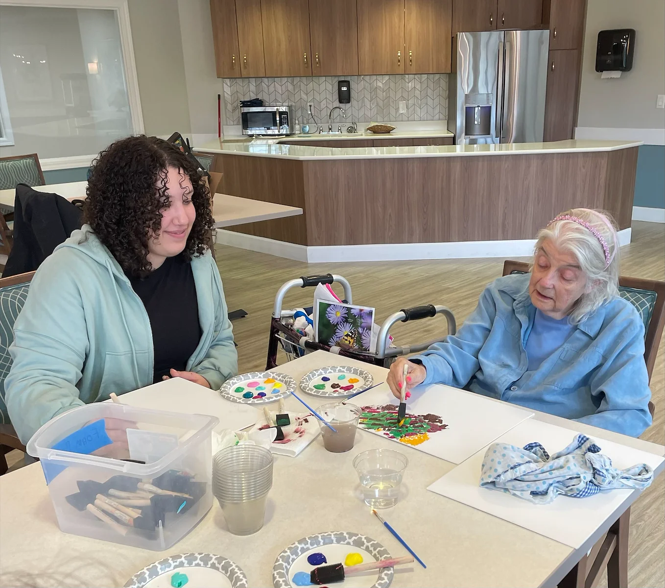 Dublin Glenn Memory Care in Ohio resident activity - painting