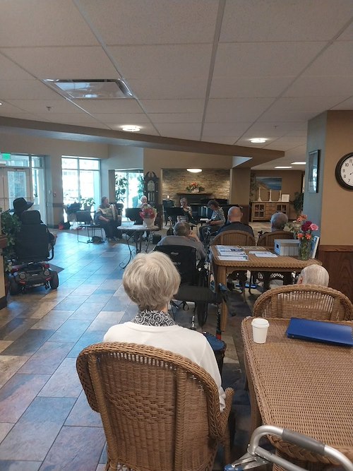 Fieldstone Memory Care of Yakima residents enjoying music
