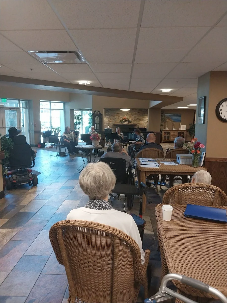 Fieldstone Memory Care of Yakima residents enjoying music