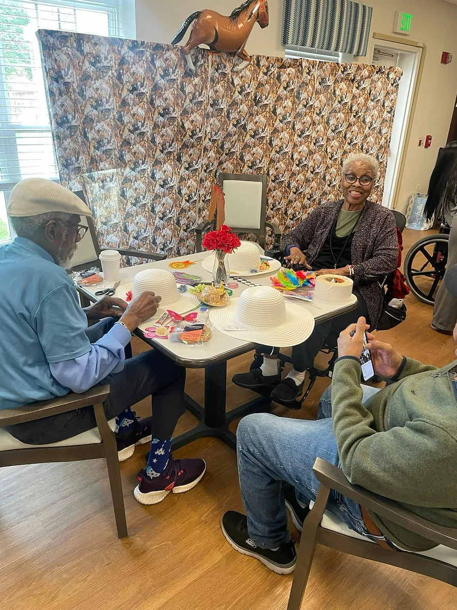 Life at Charter Senior Living of Woodholme Crossing-photo-5