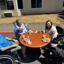 Avamere at Park Place Assisted Senior Living in Tigard, Oregon, residents eating outside
