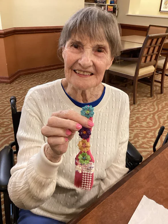 Brookdale Summer Ridge resident activity/craft