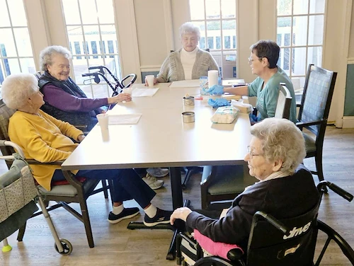 Charter Senior Living of Gallatin, Tennessee, residents socializing and enjoying each other's company
