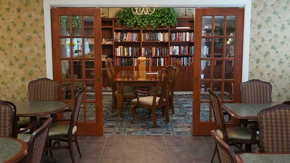 Life at College Walk Retirement Community-photo-1