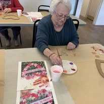 Stone Lodge Gracious Retirement Living Hawthorn Senior independent Living in Bend, Oregon residents doing arts and crafts