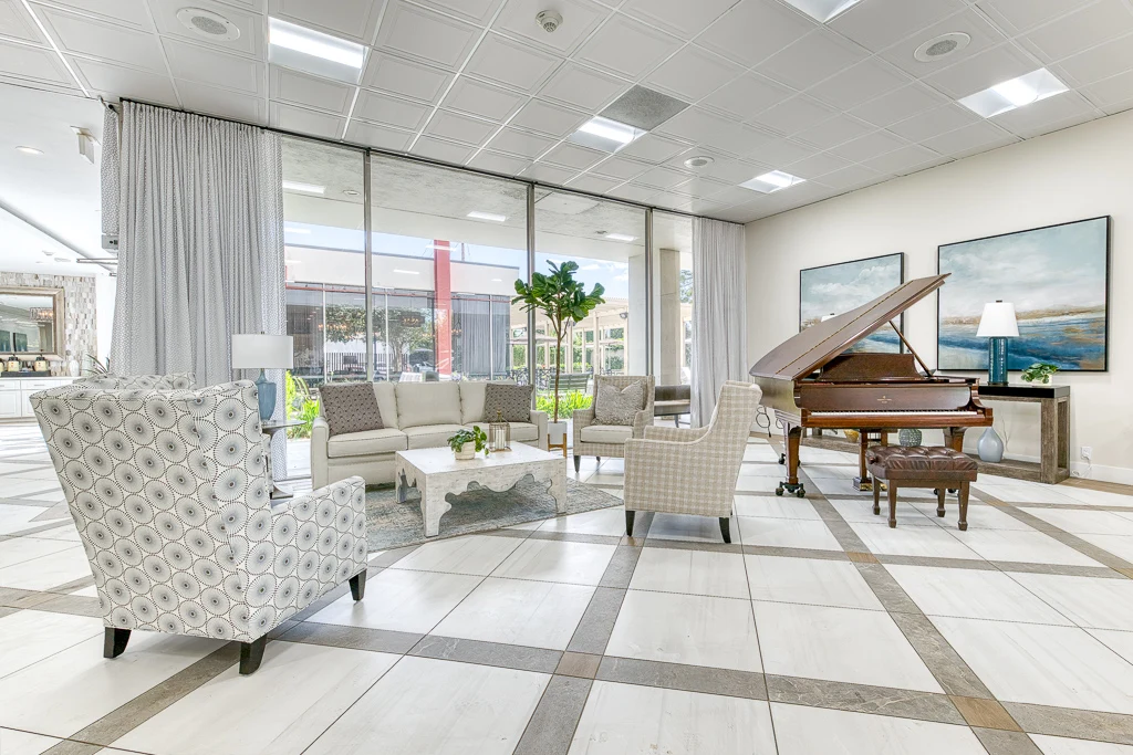 Life at Bay Towers at Bixby Knolls Senior Living-photo-5