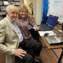 Mountain View Gardens Gracious Retirement Living Hawthorn Senior Independent Living in Sierra Vista, Arizona residents at the computer