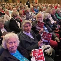 Bella Vista Gracious Retirement Living Hawthorn Senior Independent Living in Asheville, North Carolina residents at an Christmas show