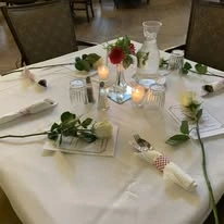 dining table set at Stone Lodge Gracious Retirement Living Hawthorn Senior independent Living in Bend, Oregon