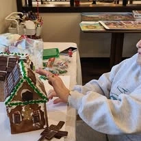 Wilshire Estates Gracious Retirement Living, independent living in Silver Spring, MD, residents making gingerbread houses