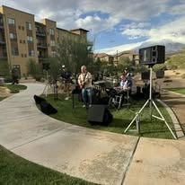 outdoor concert at Ovation Sienna Hills Senior Living in Washington, Utah
