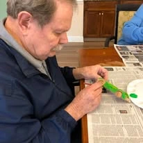 Ascension Living Valley Residence Senior Living in Chattanooga, Tennessee resident doing arts and crafts