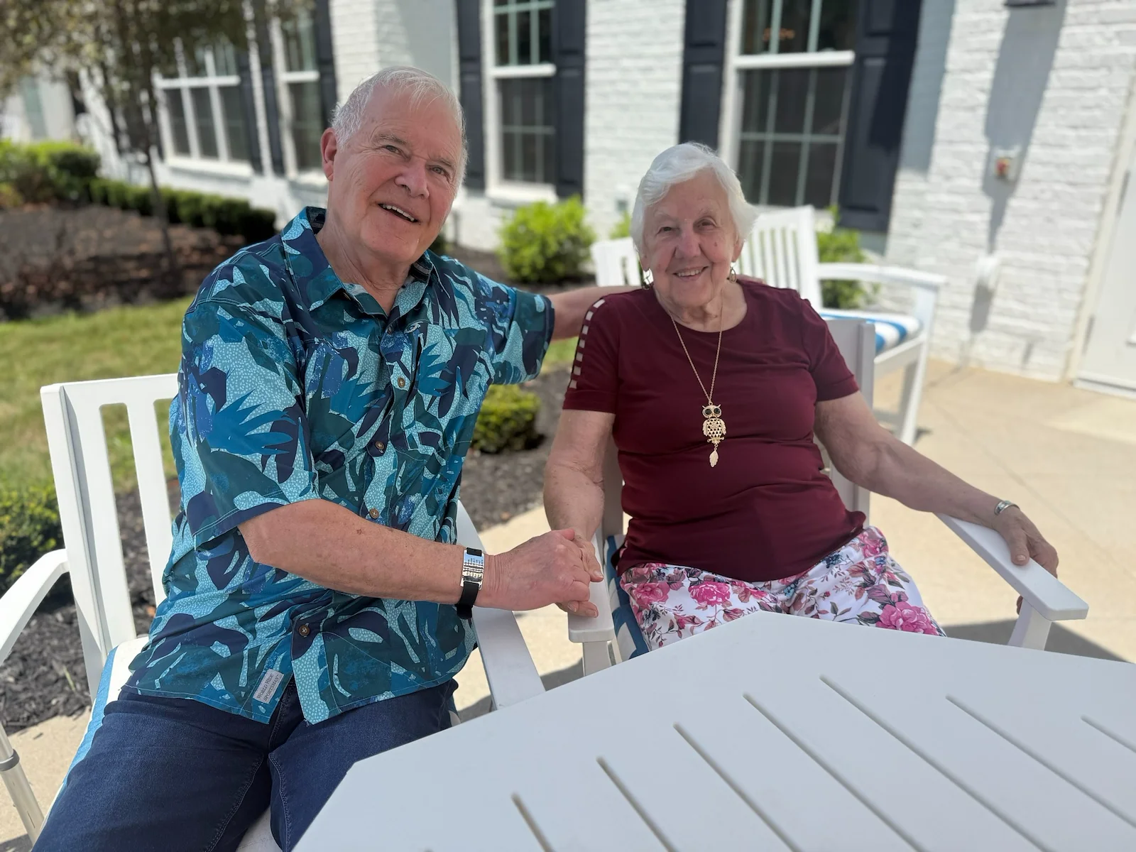 Ashton Commons Wexford, PA, happy residents enjoying time outdoors