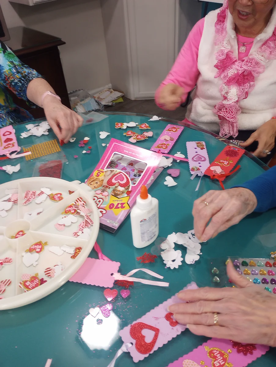 American House Sterling Heights, senior living community offering independent living and respite care in Sterling Heights, MI, resident engagement through arts and crafts