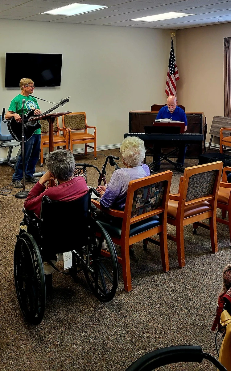 Life at Charter Senior Living of Pekin-photo-3