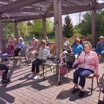 Heatherwood Gracious Retirement Living Hawthorn Senior Independent Living in Tewksbury, Massachusetts residents hanging out outside