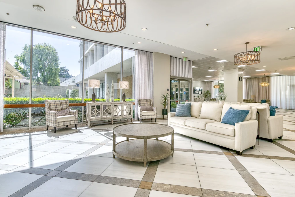 Life at Bay Towers at Bixby Knolls Senior Living-photo-7