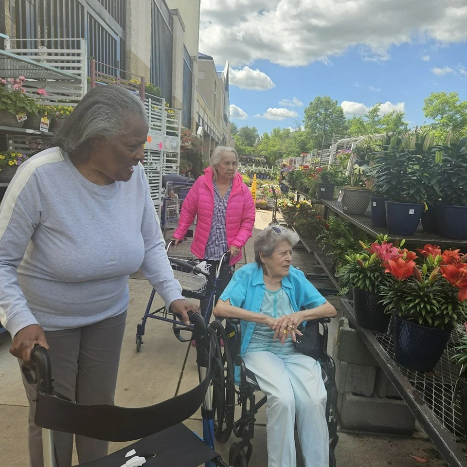 Charter Senior Living of Bowie residents enjoy a trip