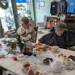 Suzanne Elise Assisted Senior Living in Seaside, Oregon residents eating