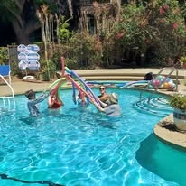 The Oaks of Pasadena pool party!