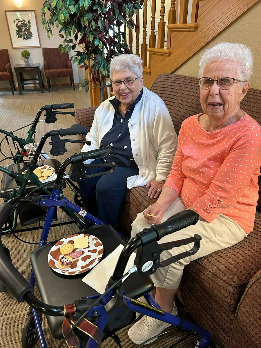 Park Vista Retirement Living – Waupaca, WI, smiling residents enjoying each other's company