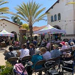 Covenant Living at Mount Miguel in Spring Valley, CA, residents enjoy entertainment outside