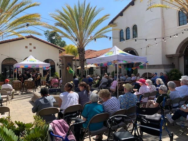 Covenant Living at Mount Miguel in Spring Valley, CA, residents enjoy entertainment outside