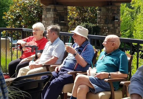 Chateau Bothell Landing in Bothell, WA, residents enjoy time outdoors