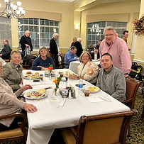 Brookdale Franklin residents sharing dinner with their families