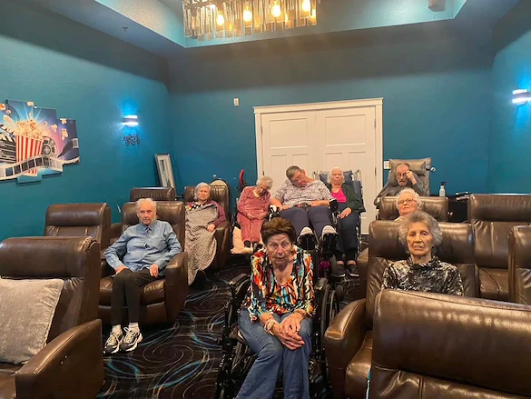 Life at Hampton Manor of Woodhaven-photo-3