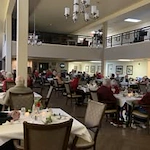 Stone Lodge Gracious Retirement Living Hawthorn Senior independent Living in Bend, Oregon residents gathered in the dining room