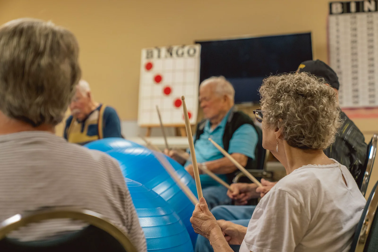 Vineyard Park of Port Orchard residents making music